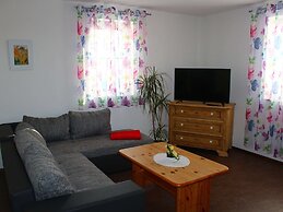 Apartment in Weibig With Garden