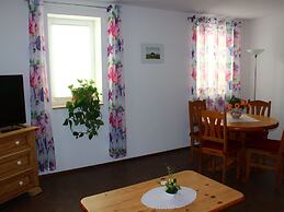 Apartment in Weibig With Garden