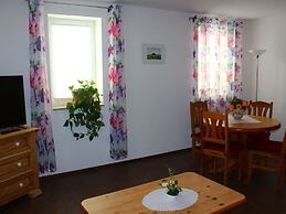 Cosy Apartment in Weissig With Garden