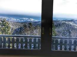 Secluded Holiday Home with Hot Tub in Kozji Vrh