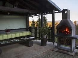 Secluded Holiday Home with Hot Tub in Kozji Vrh