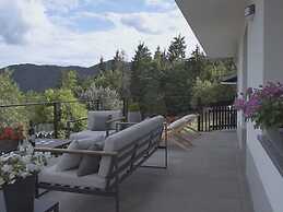 Secluded Holiday Home with Hot Tub in Kozji Vrh