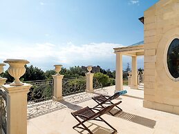 Belvilla by OYO Villa Drago