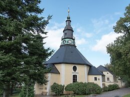 Classy Holiday Home in Deutschneudorf near Glockenwanderweg