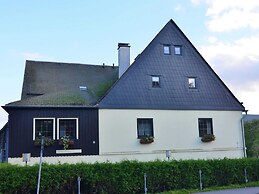 Classy Holiday Home in Deutschneudorf near Glockenwanderweg