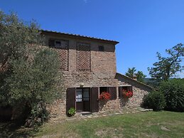 Belvilla by OYO Hilltop Holiday Home With Garden