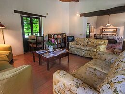 Belvilla by OYO Hilltop Holiday Home With Garden