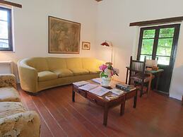 Belvilla by OYO Hilltop Holiday Home With Garden