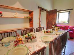 Belvilla by OYO Hilltop Holiday Home With Garden