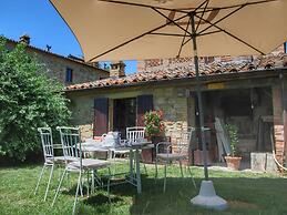 Belvilla by OYO Hilltop Holiday Home With Garden