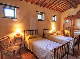 Belvilla by OYO Hilltop Holiday Home With Garden