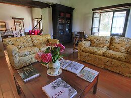 Belvilla by OYO Hilltop Holiday Home With Garden