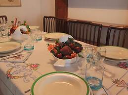 Belvilla by OYO Hilltop Holiday Home With Garden