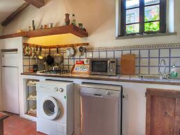 Belvilla by OYO Hilltop Holiday Home With Garden