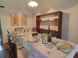 Belvilla by OYO Hilltop Holiday Home With Garden