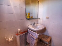 Belvilla by OYO Hilltop Holiday Home With Garden