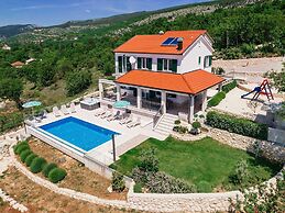 Splendid Villa With Panoramic View