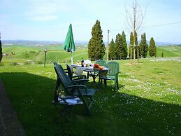 Belvilla by OYO Rustic Farmhouse With Terrace