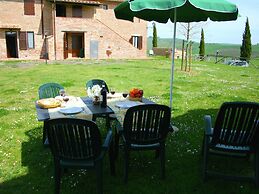 Belvilla by OYO Rustic Farmhouse With Terrace