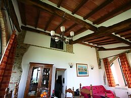 Belvilla by OYO Rustic Farmhouse With Terrace