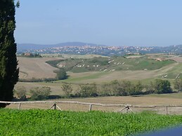Charming Tuscan Farmhouse