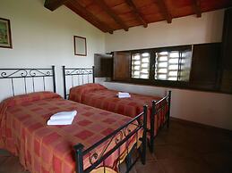 Belvilla by OYO Rustic Farmhouse With Terrace