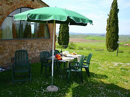 Belvilla by OYO Rustic Farmhouse With Terrace