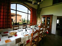 Belvilla by OYO Rustic Farmhouse With Terrace