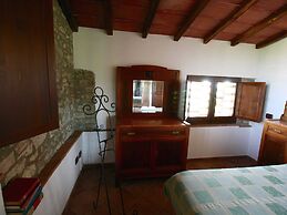 Belvilla by OYO Rustic Farmhouse With Terrace