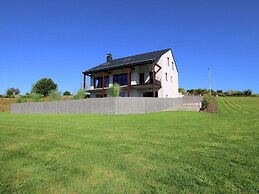 Classy Holiday Home in Martilly with Hot Tub