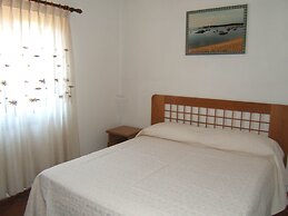Stylish 1 Bedroom Apartment Near the Sea