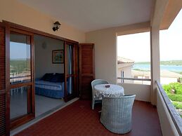 Stylish 1 Bedroom Apartment Near the Sea