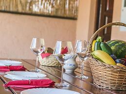 Heritage House in Orihi With an Elegant Garden