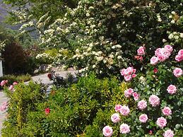 Villa in Lefkogia With Private Pool