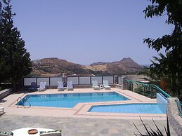 Villa in Lefkogia With Private Pool