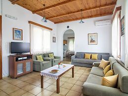 Villa in Lefkogia With Private Pool