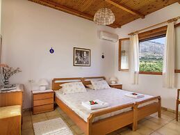 Villa in Lefkogia With Private Pool