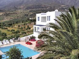 Villa in Lefkogia Crete With Swimming Pool