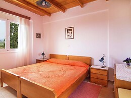 Villa in Lefkogia Crete With Swimming Pool