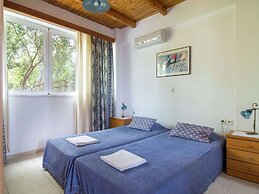 Villa in Lefkogia Crete With Swimming Pool