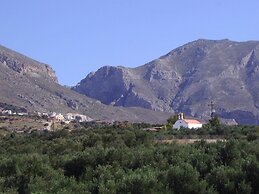 Villa in Lefkogia Crete With Swimming Pool
