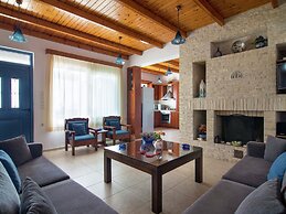 Villa in Lefkogia Crete With Swimming Pool