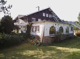 Spacious Holiday Home in Vielsalm near Baraque de Fraiture