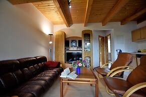 Beautiful Apartment With Terrace in Boddin