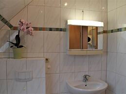 Geraeumige Ferienwohnung in Boltenhagen mit Garten