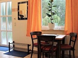 Geraeumige Ferienwohnung in Boltenhagen mit Garten