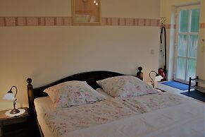 Geraeumige Ferienwohnung in Boltenhagen mit Garten