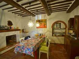 A Cozy Escape in Lucca