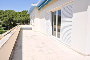 Spacious Villa in Vilamoura With Barbecue