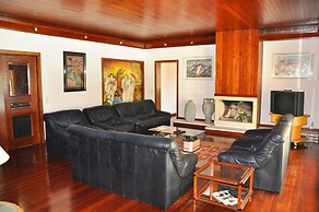 Spacious Villa in Vilamoura With Barbecue